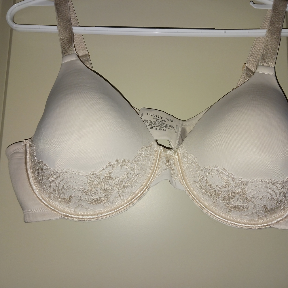 Vanity Fair Pale Pink Lace Bra